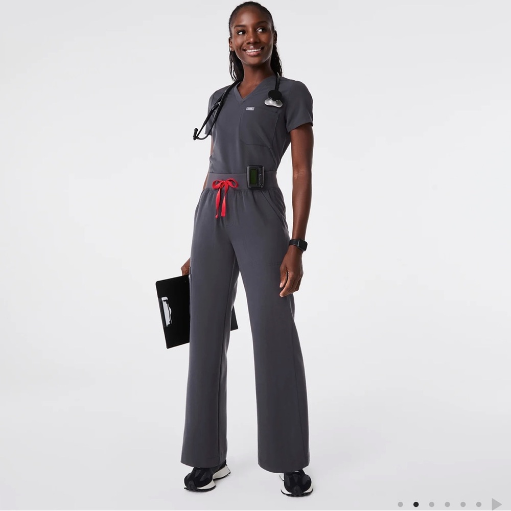 FIGS NWT Isabel High Waisted Wide Leg Scrub Pants